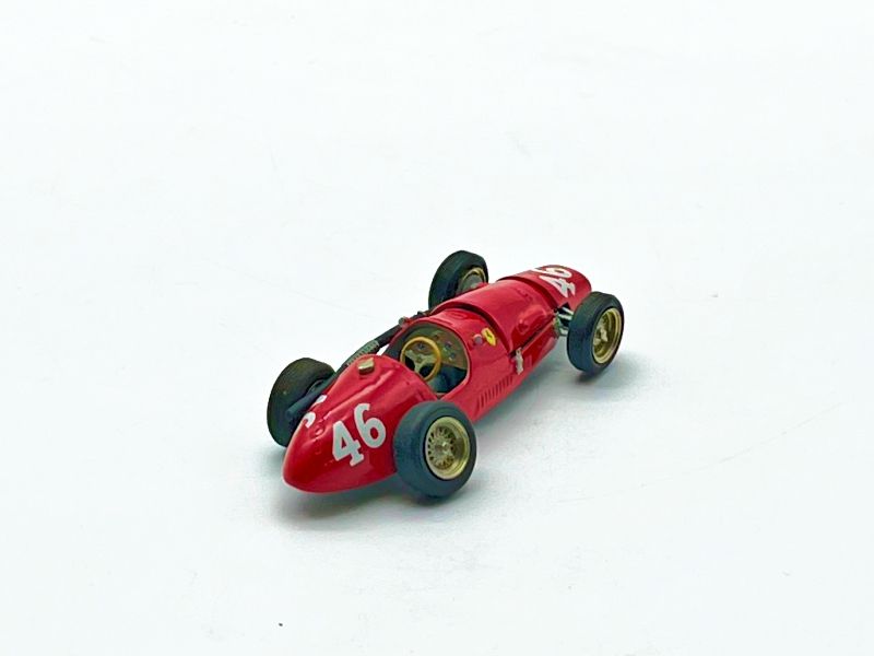 V072 - FERRARI F2 N.46 - COFANO APRIBILE